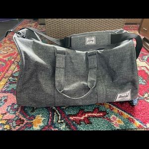Herschel Novel Duffle Mid Size